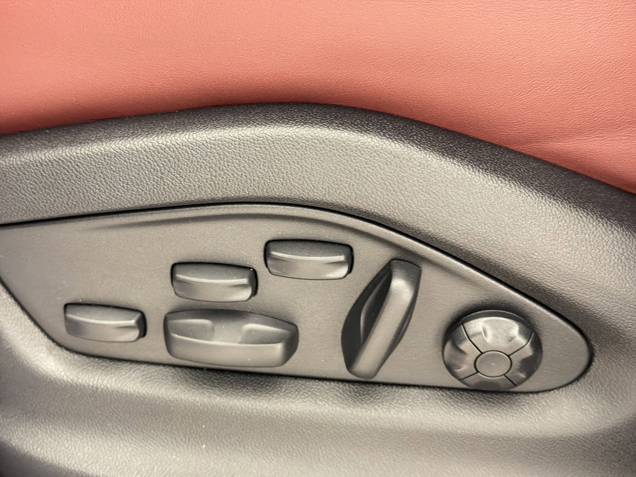 New 2026 Porsche Cayenne GTS AWD/4WD image 13