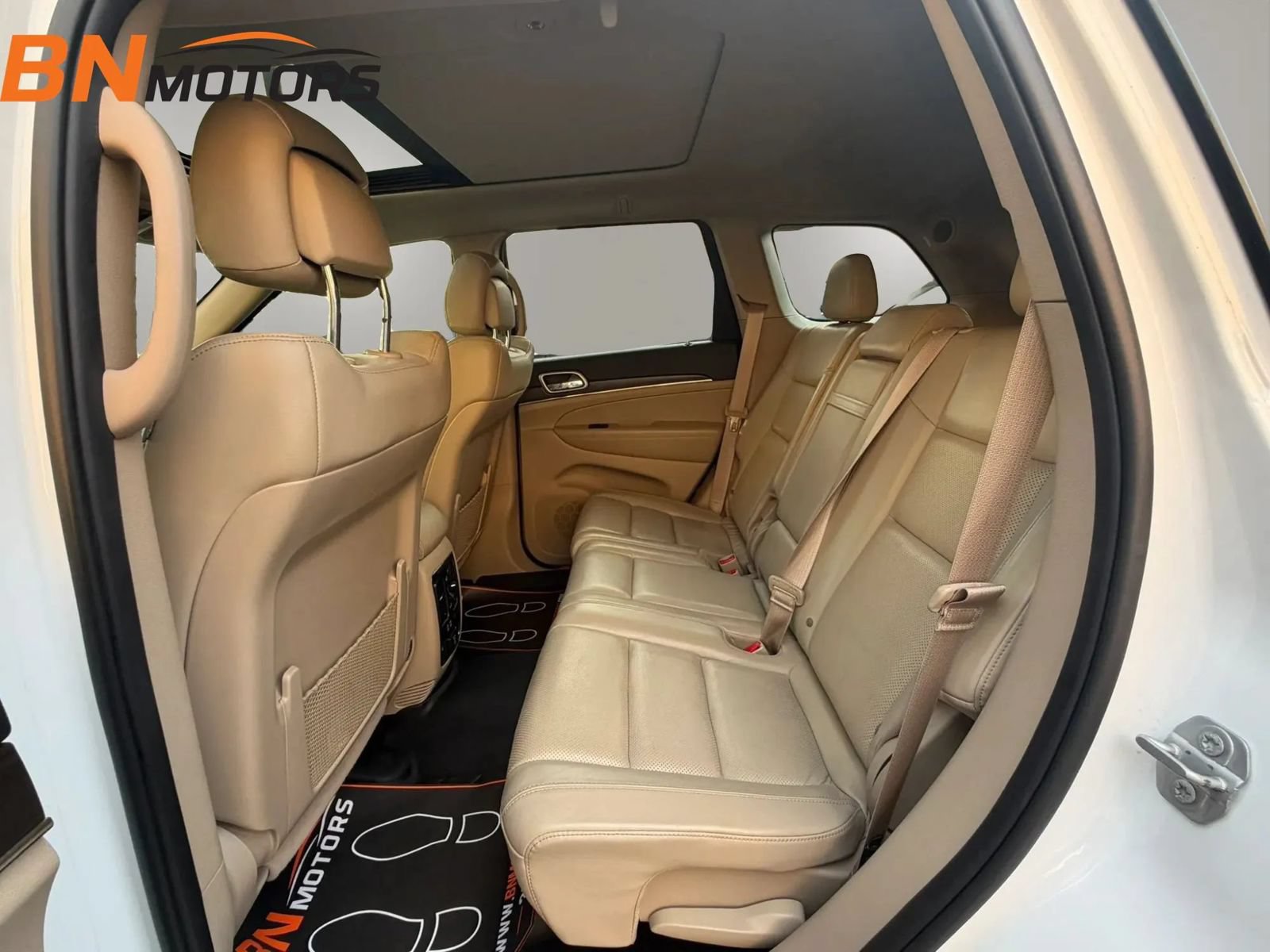 Used 2018 Jeep Grand Cherokee Limited w/ Luxury Group II AWD/4WD image 13