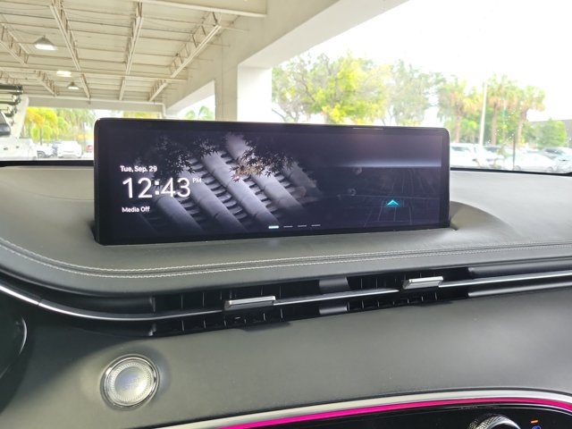 Certified 2022 Genesis GV70 3.5T Sport w/ Sport Prestige Package AWD/4WD image 25
