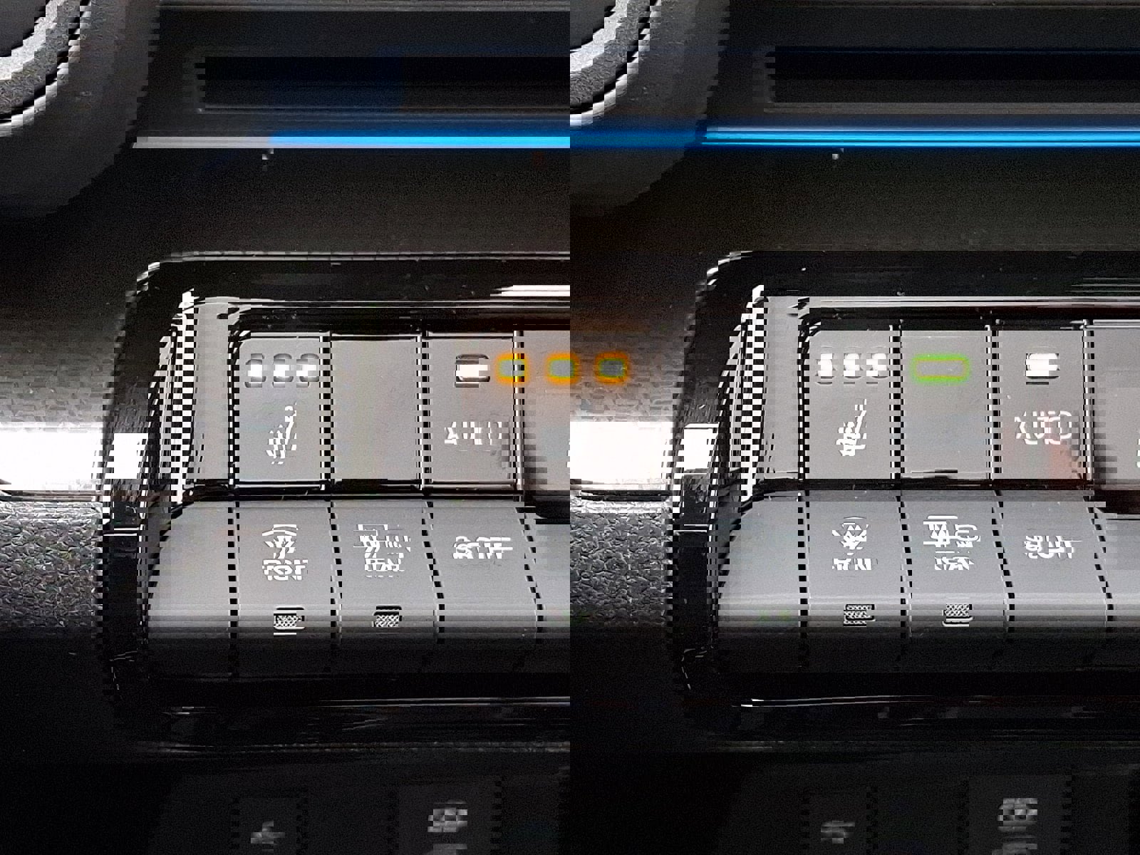 Used 2025 Toyota Prius AWD image 24