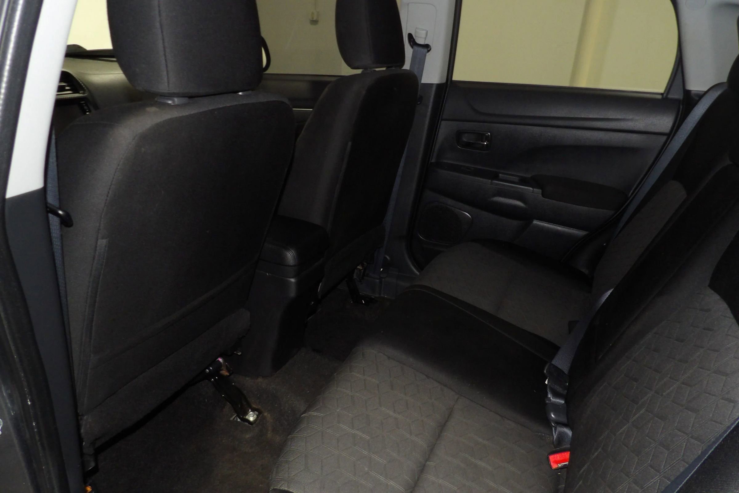 Used 2020 Mitsubishi Outlander Sport ES FWD image 9