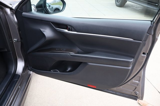 Used 2023 Toyota Camry SE image 10