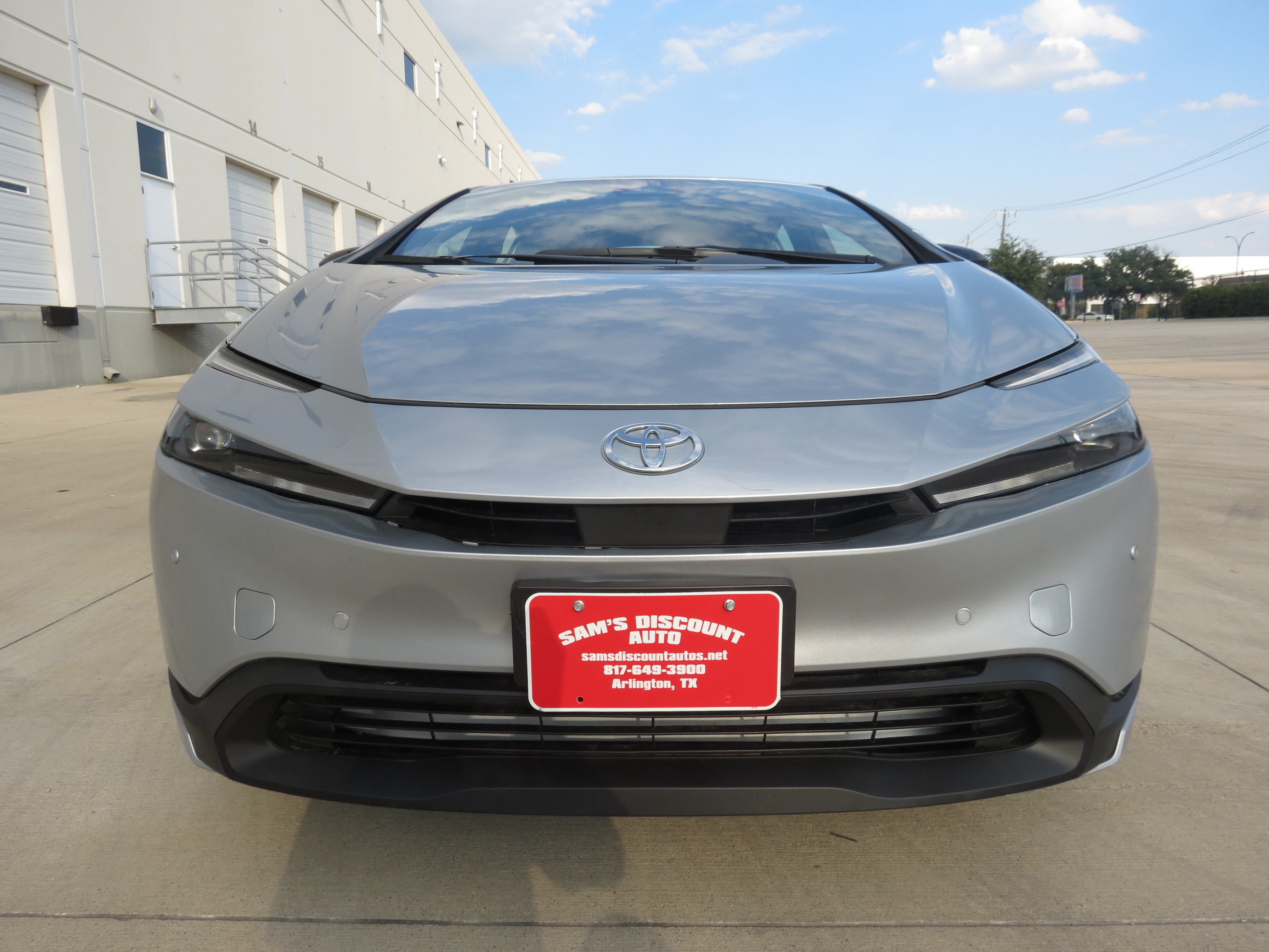 Used 2023 Toyota Prius LE FWD image 7