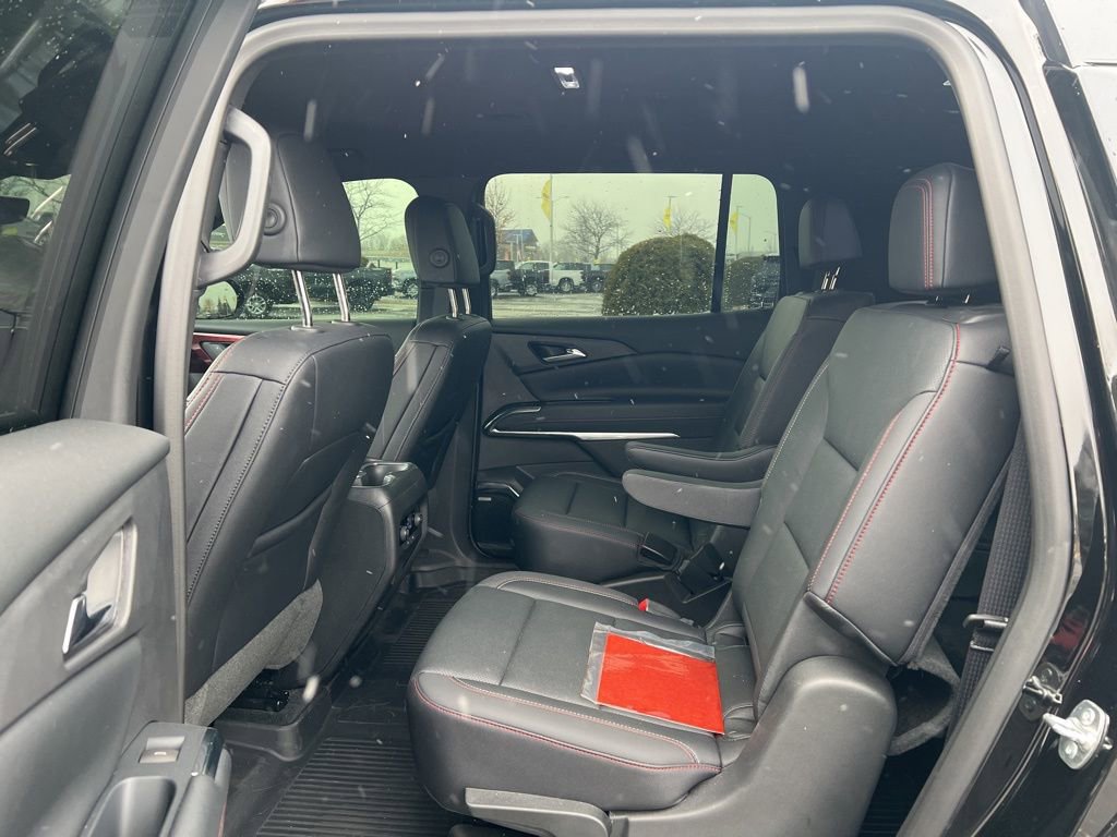 Used 2025 Chevrolet Traverse Z71 w/ Enhanced Driving Package image 23