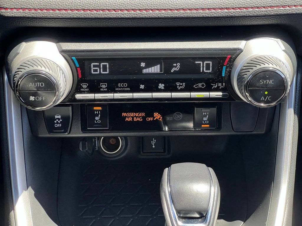 Certified 2021 Toyota RAV4 SE AWD/4WD image 19