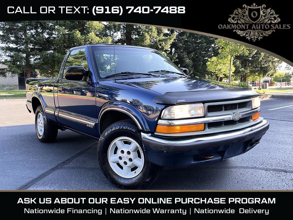 Used 2000 Chevrolet S10 Pickup LS w/ Preferred Equipment Group AWD/4WD image 1