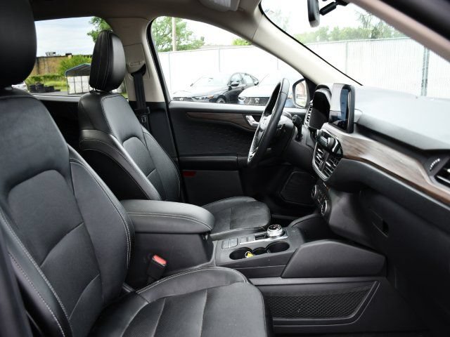 Used 2020 Ford Escape Titanium AWD/4WD image 30