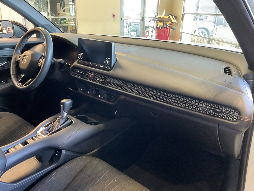 Used 2024 Honda HR-V Sport image 18