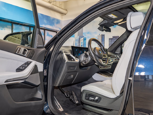 Used 2024 BMW X5 M60i AWD/4WD image 13
