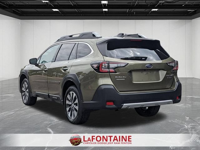 Used 2025 Subaru Outback Touring AWD/4WD image 3