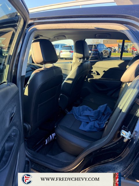 Used 2019 Chevrolet Trax LT w/ LT Convenience Package AWD/4WD image 10