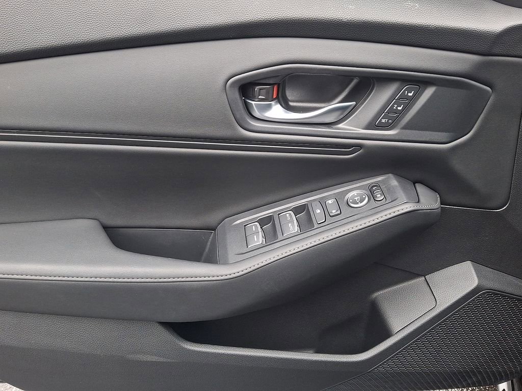 Used 2025 Honda Accord Sport image 12