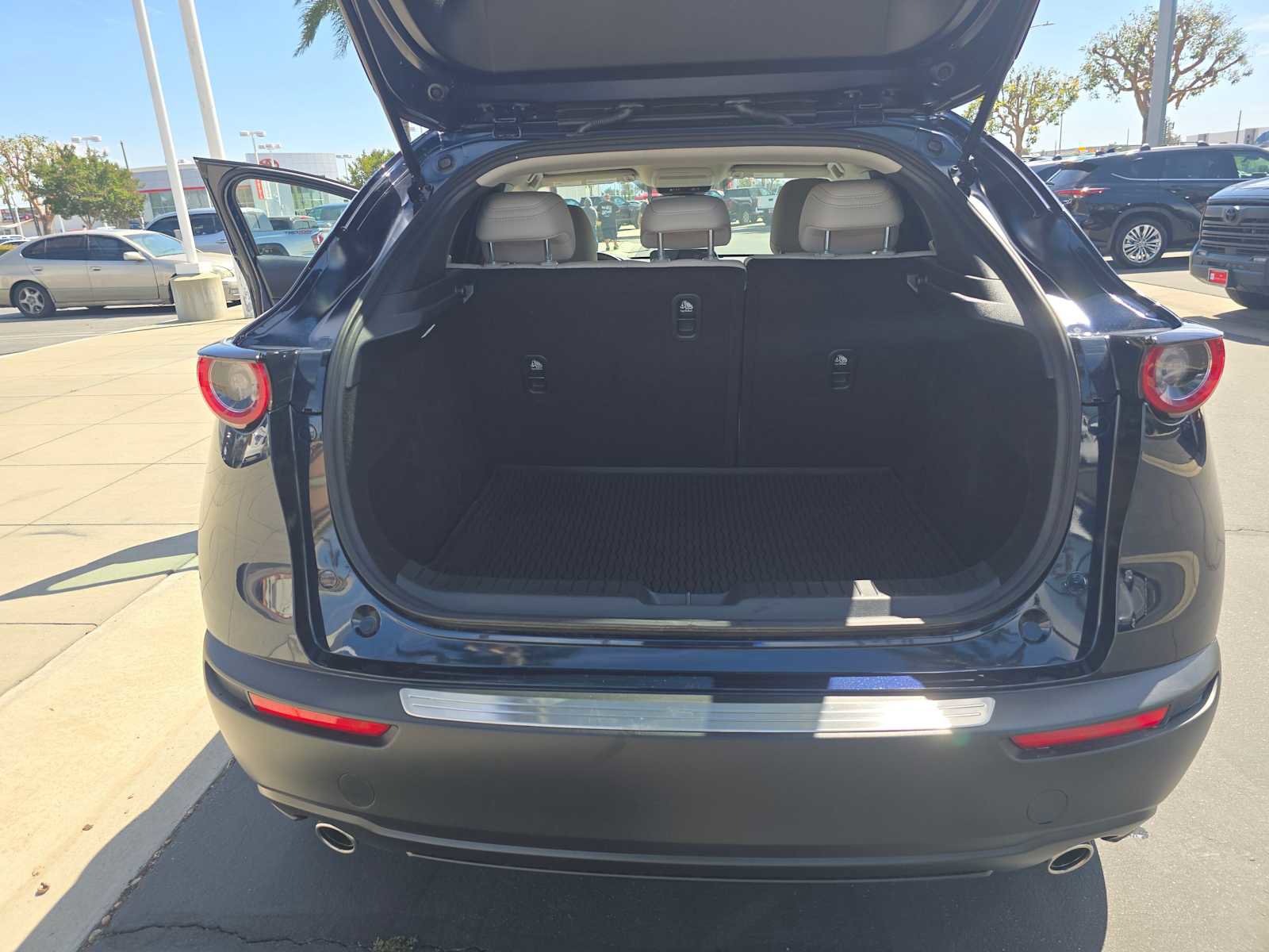 Used 2025 MAZDA CX-30 AWD 2.5 S w/ Preferred Package image 16