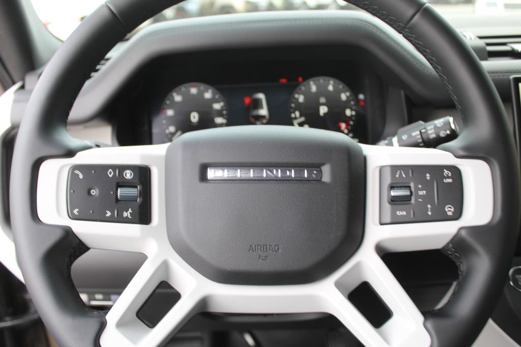 New 2026 Land Rover Defender 130 X-Dynamic SE AWD/4WD image 15