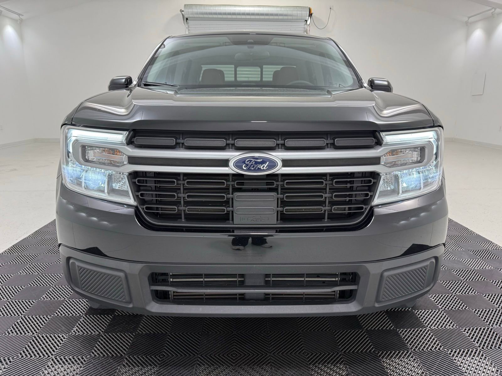 Used 2023 Ford Maverick Lariat w/ Lariat Luxury Package image 2