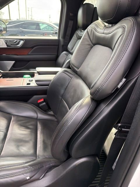 Used 2020 Lincoln Navigator L Reserve w/ Luxury Package image 15
