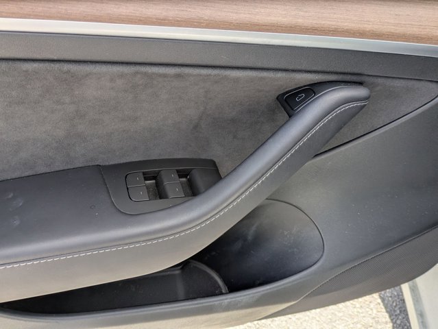 Used 2023 Tesla Model 3 Standard Range image 7