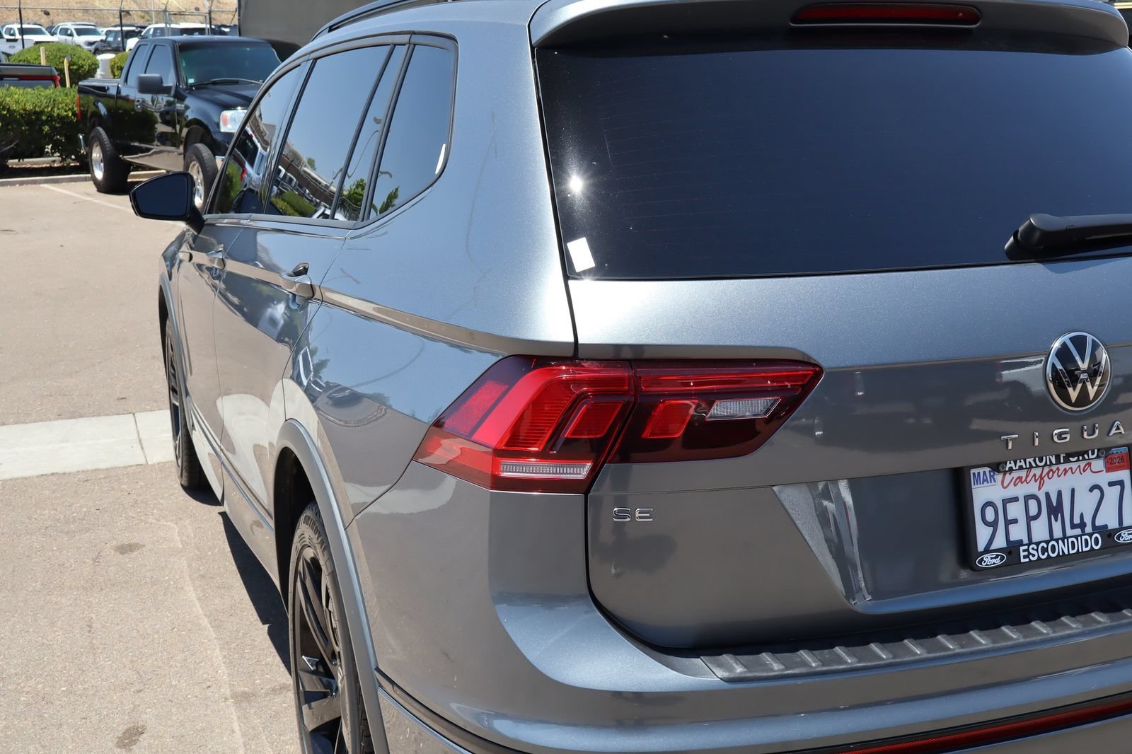 Used 2023 Volkswagen Tiguan SE R-Line FWD image 16