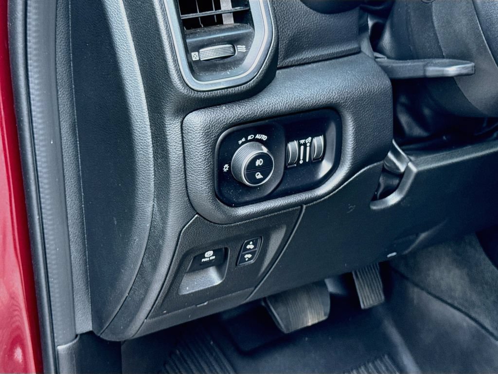 Used 2022 RAM 1500 Laramie AWD/4WD image 10