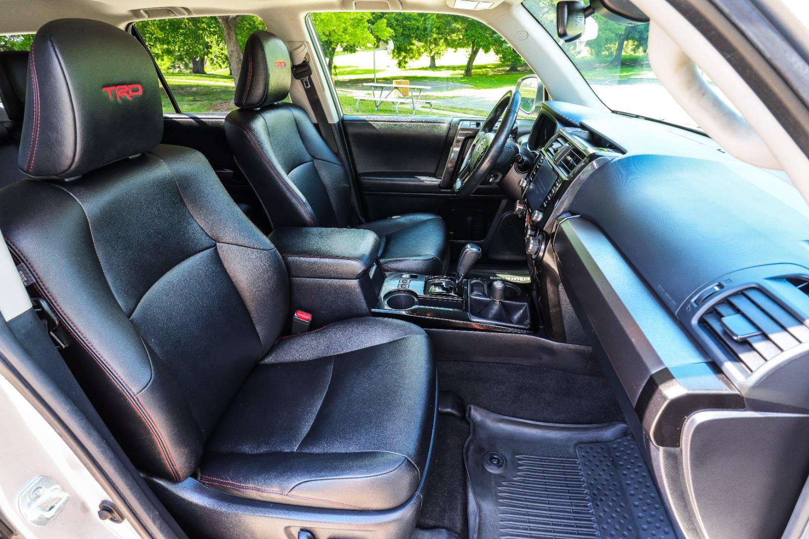 Used 2020 Toyota 4Runner Venture w/ Moonroof Package AWD/4WD image 45