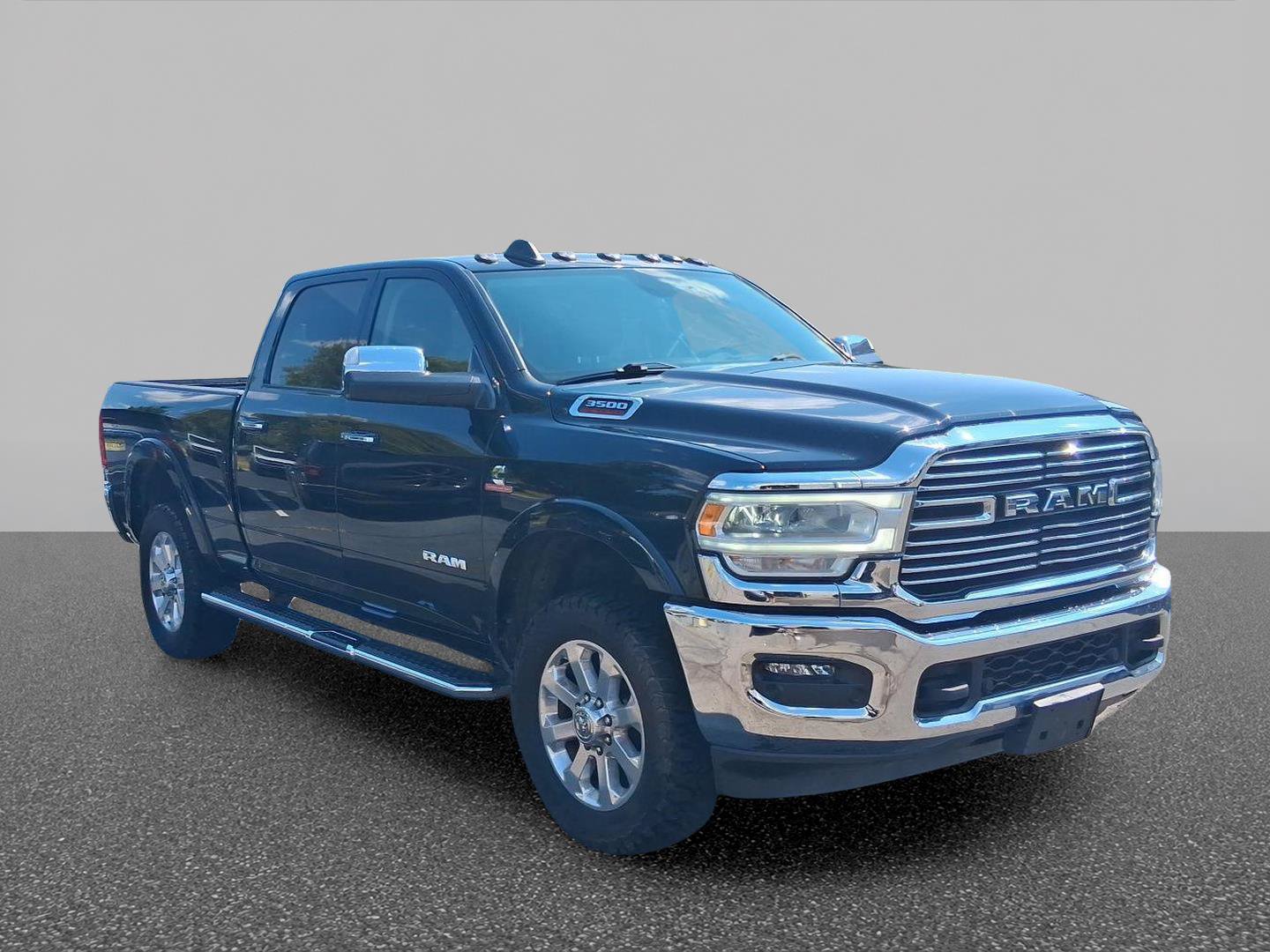 Used 2022 RAM 3500 Laramie AWD/4WD image 2