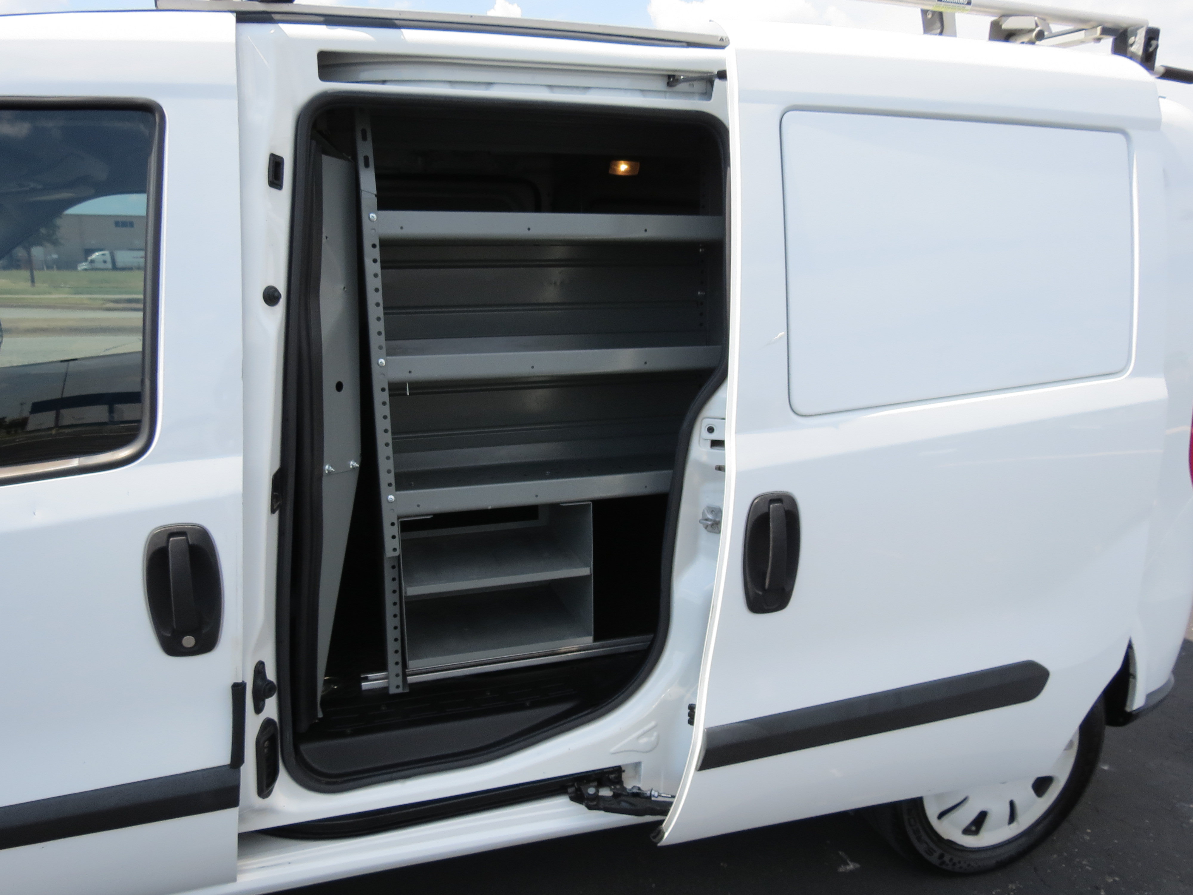 Used 2018 RAM ProMaster City Tradesman SLT FWD image 11