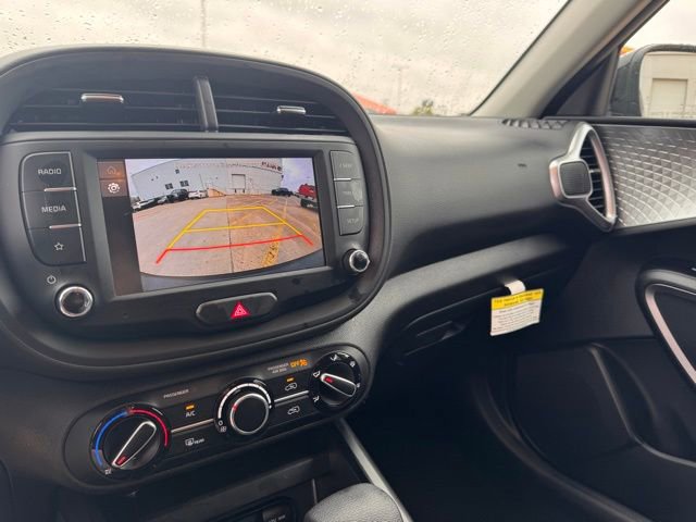 Used 2025 Kia Soul LX image 27