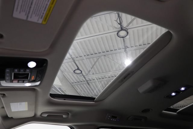 Used 2025 Kia Carnival SX Prestige FWD image 30
