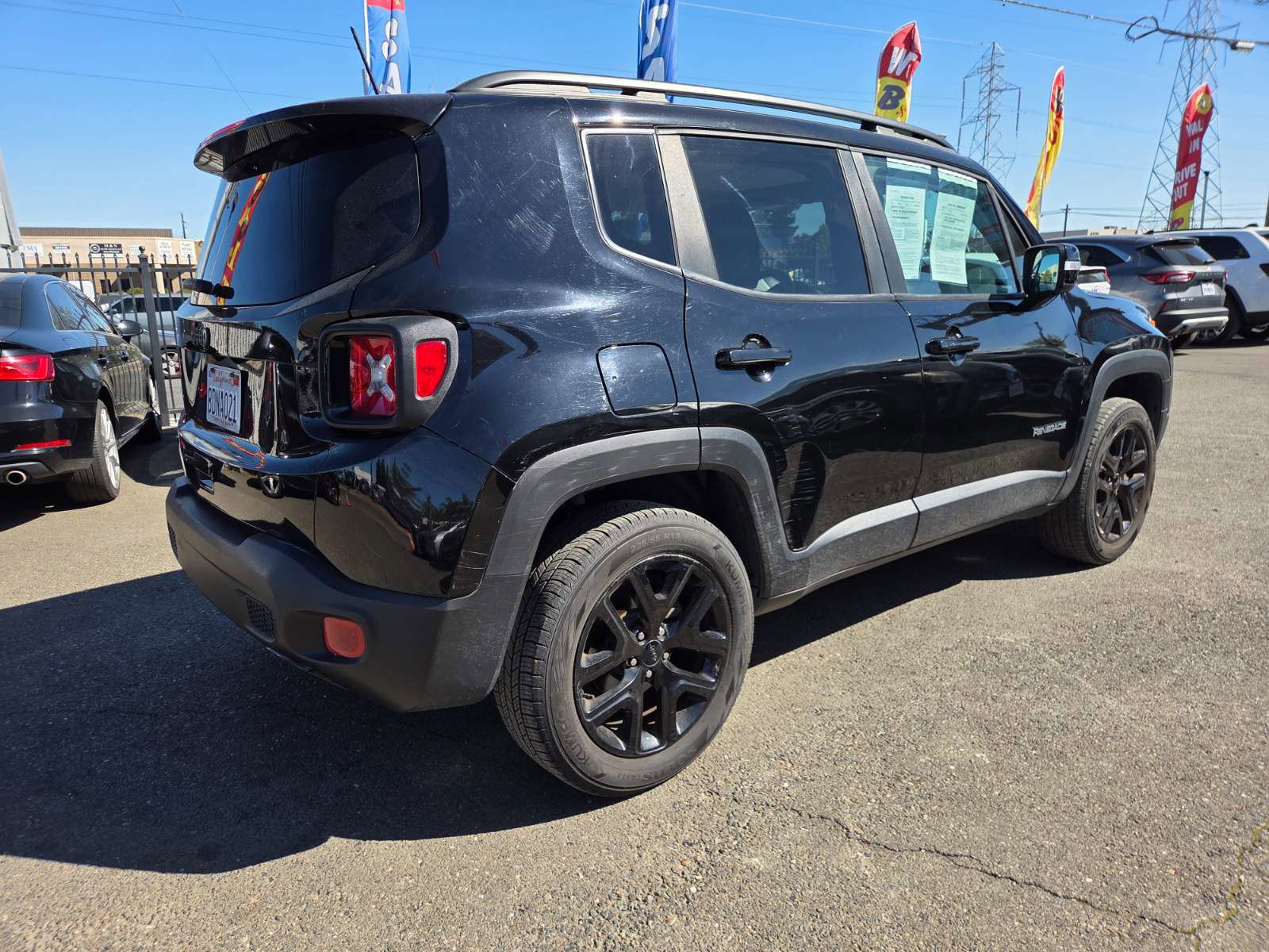 Used 2018 Jeep Renegade Altitude w/ UConnect 8.4 Nav Group image 4