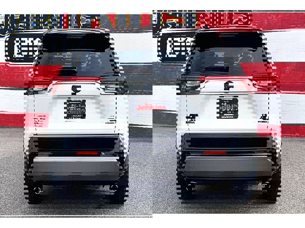 Used 2020 Toyota RAV4 XSE image 4