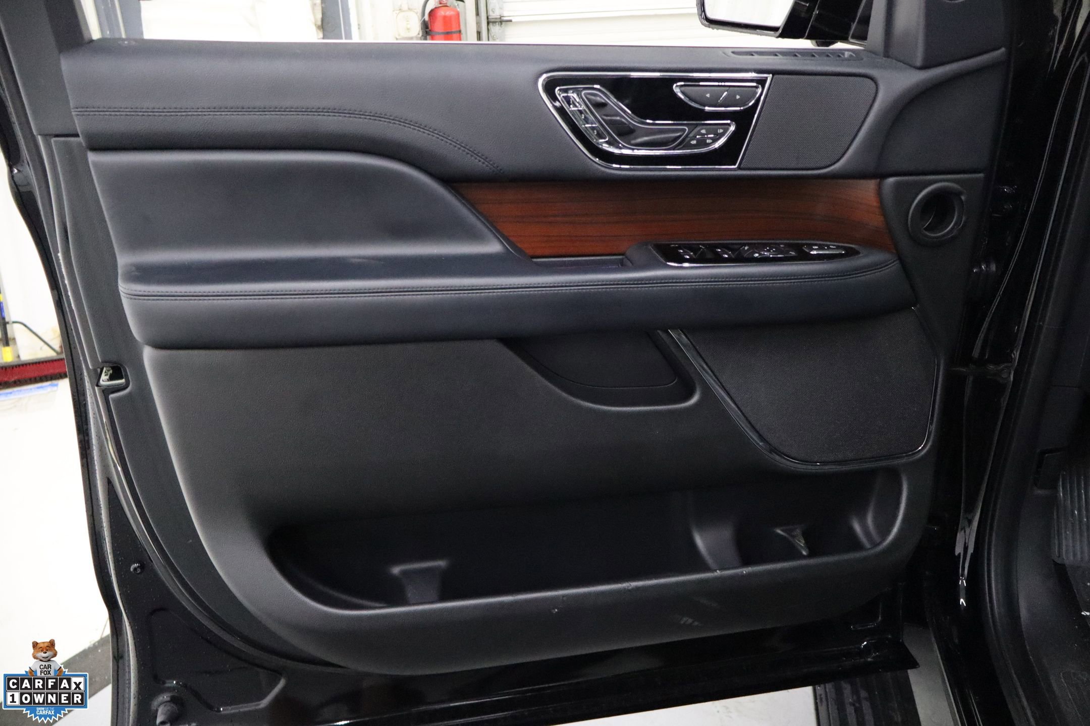 Used 2022 Lincoln Navigator L Reserve image 12