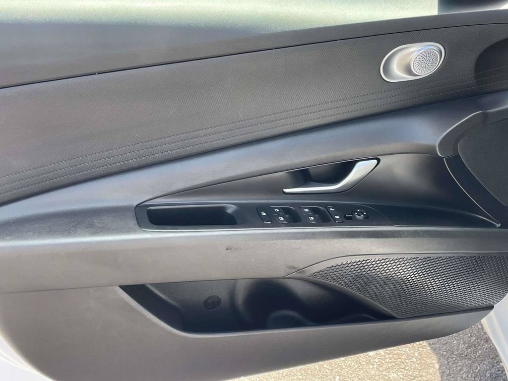 Certified 2024 Hyundai Elantra SEL FWD image 14