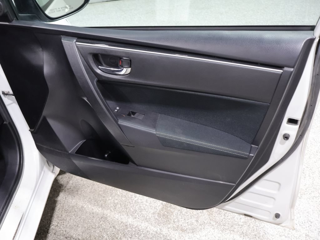 Used 2018 Toyota Corolla LE FWD image 23