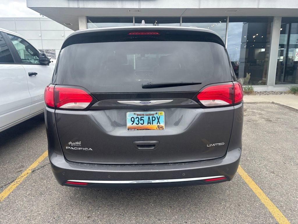 Used 2019 Chrysler Pacifica Limited FWD image 5