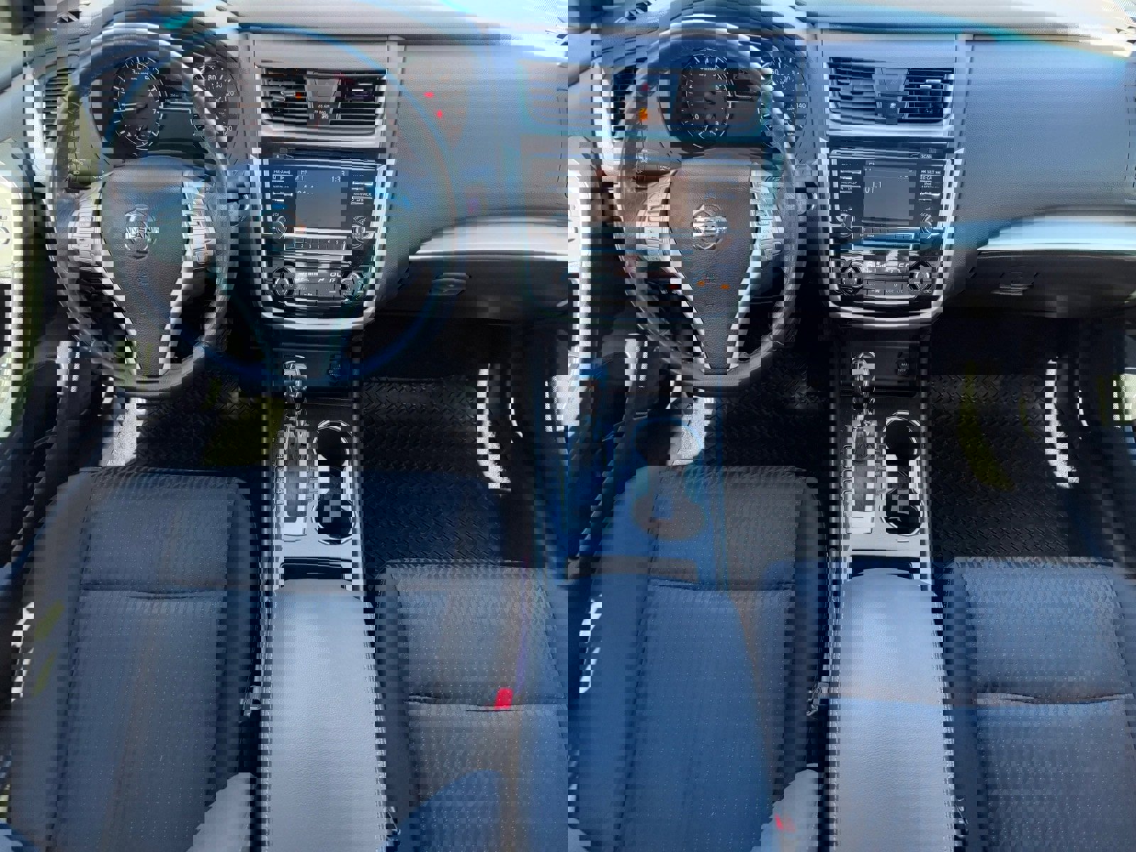 Used 2018 Nissan Altima 2.5 SV image 12