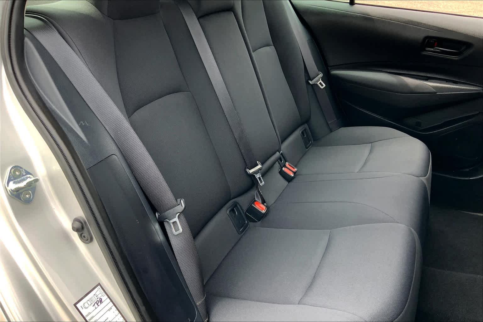 Used 2022 Toyota Corolla LE FWD image 19