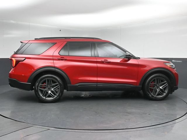 Certified 2025 Ford Explorer ST AWD/4WD image 8