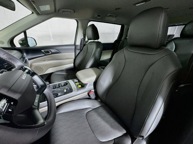 New 2027 Kia Carnival FWD image 21