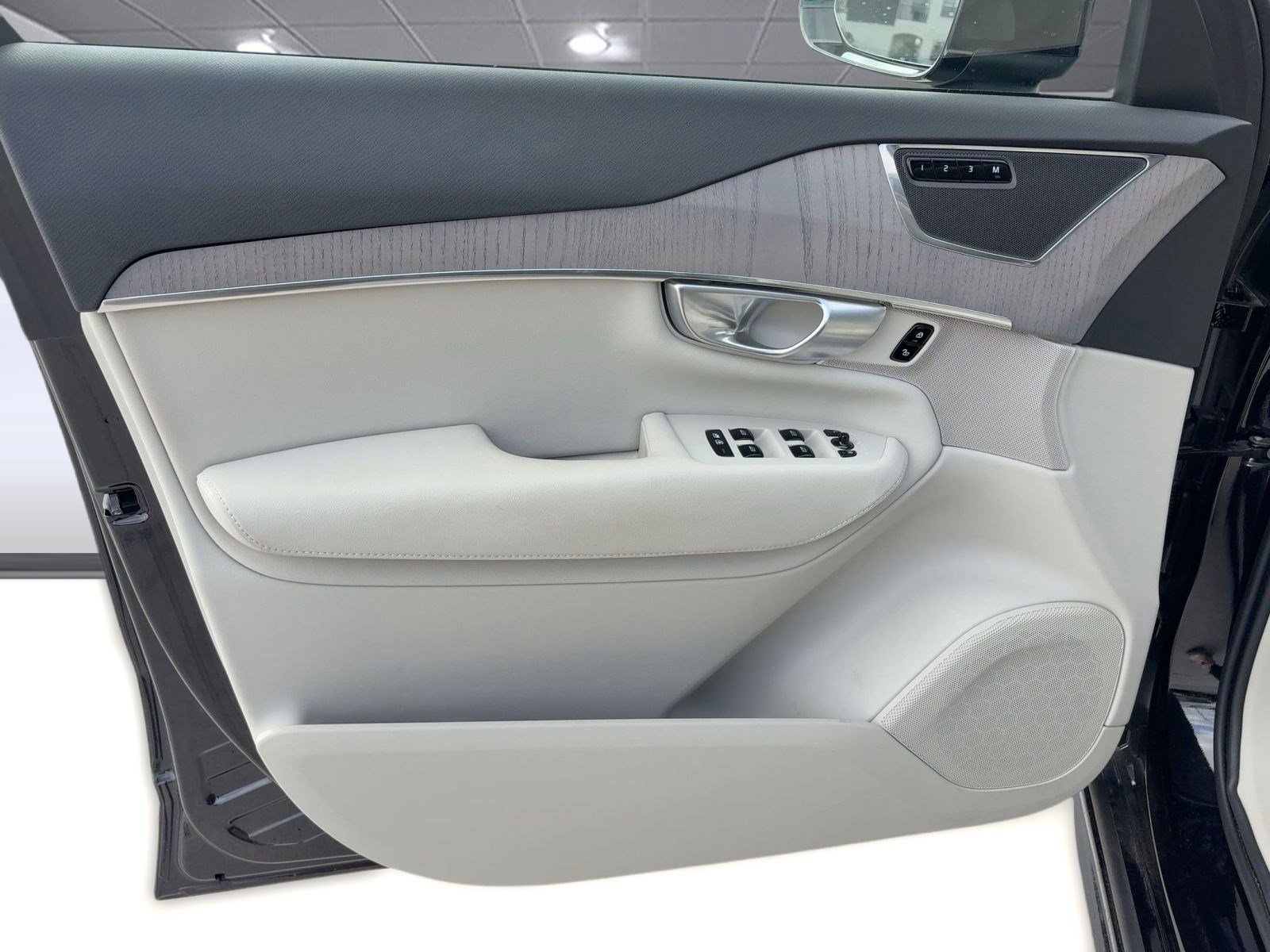 Certified 2024 Volvo XC90 B5 Plus w/ Protection Package Premier image 21