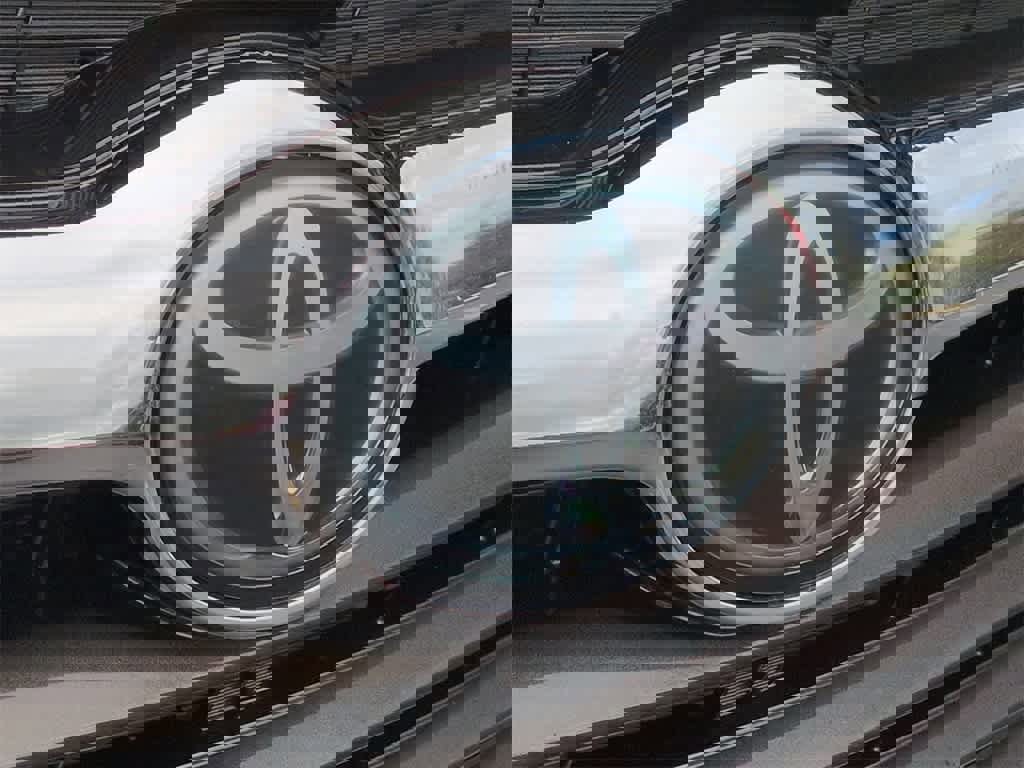 Used 2016 Toyota Highlander Limited Platinum image 12