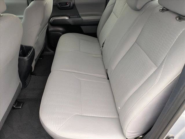 Used 2018 Toyota Tacoma SR5 AWD/4WD image 17