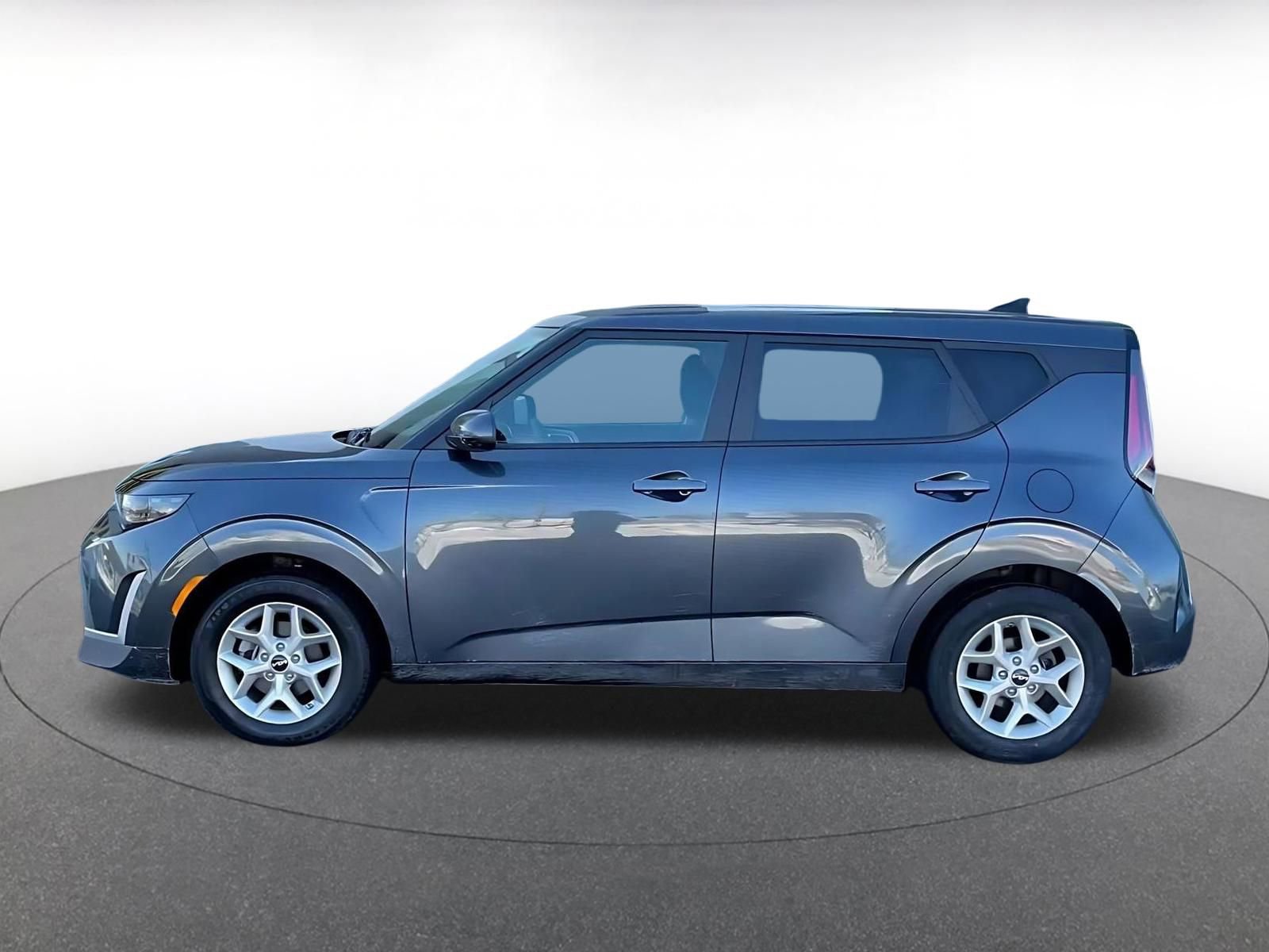 Used 2025 Kia Soul LX w/ LX Technology Package image 9