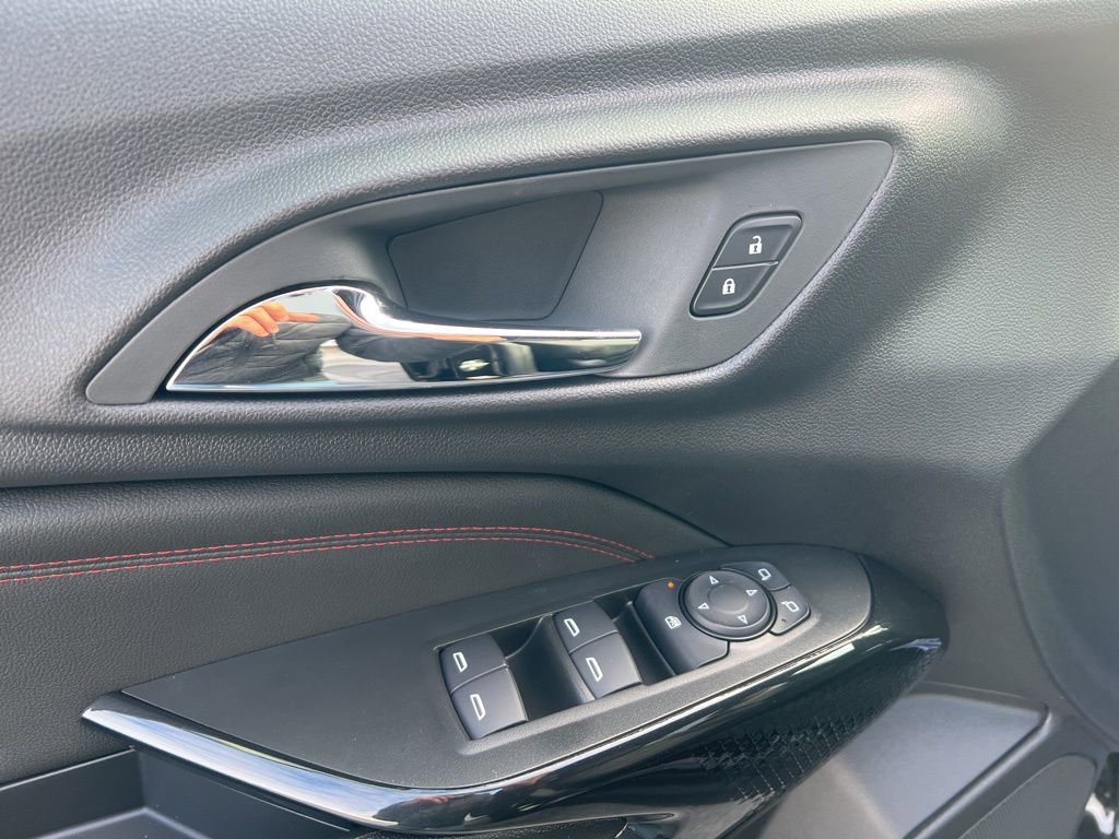 New 2026 Chevrolet Trax RS w/ Sunroof Package image 8
