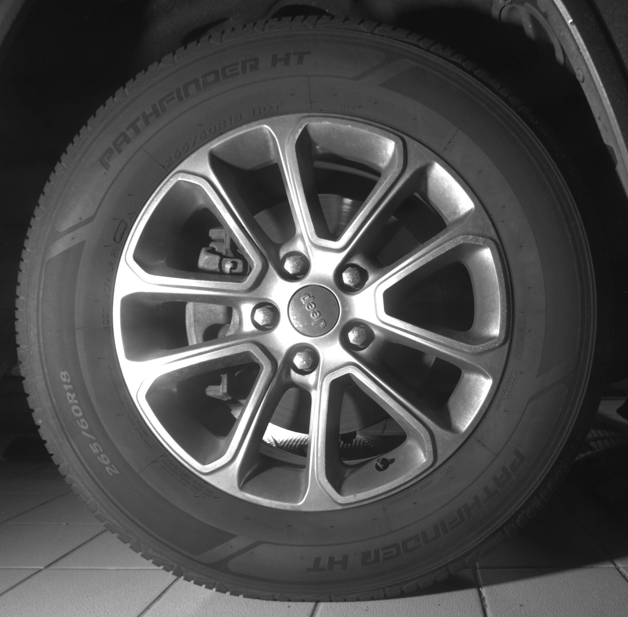 Used 2016 Jeep Grand Cherokee Limited AWD/4WD image 29