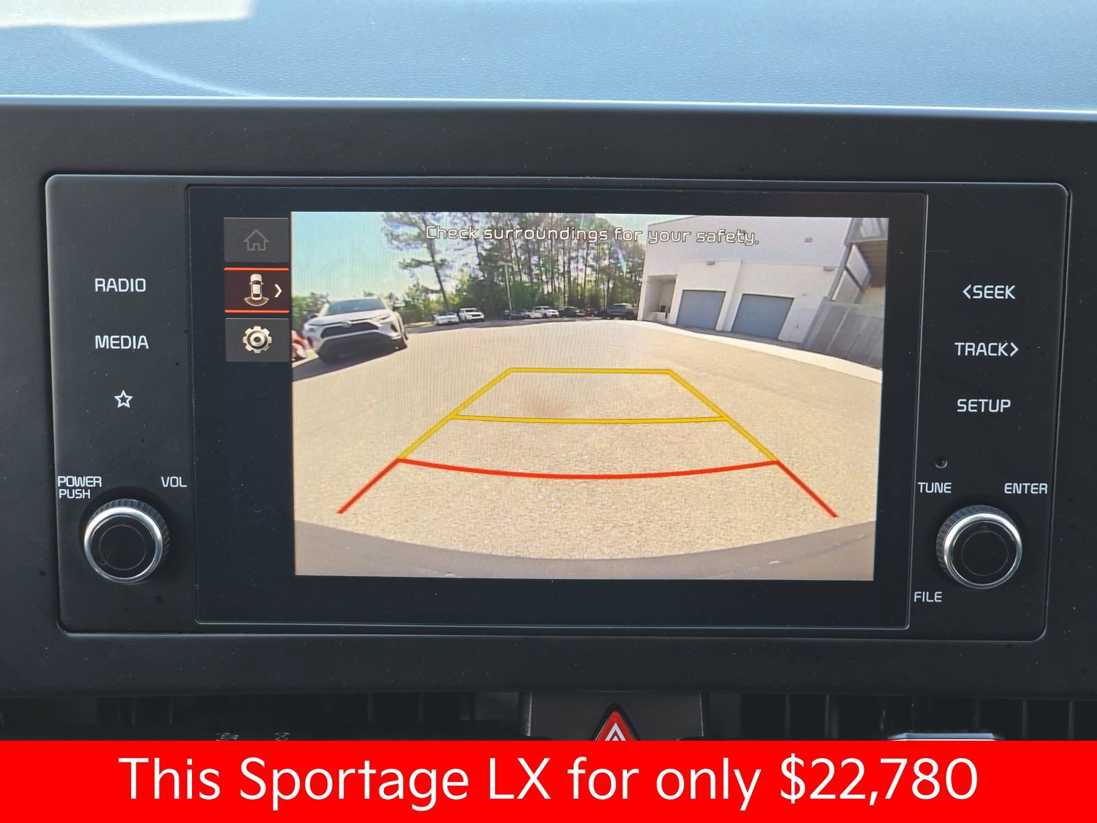Used 2025 Kia Sportage LX FWD image 28