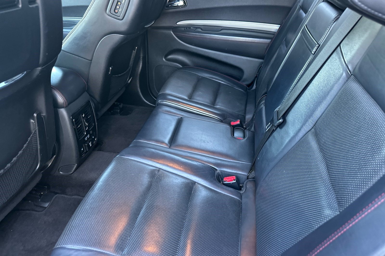 Used 2018 Dodge Durango R/T w/ Blacktop Package RWD image 23
