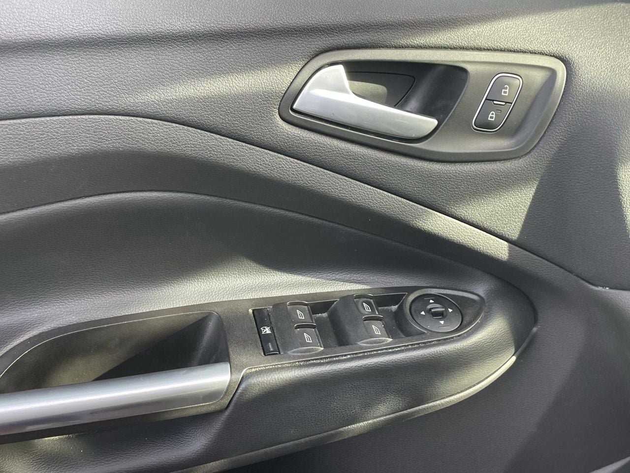 Used 2018 Ford Escape SEL AWD/4WD image 6