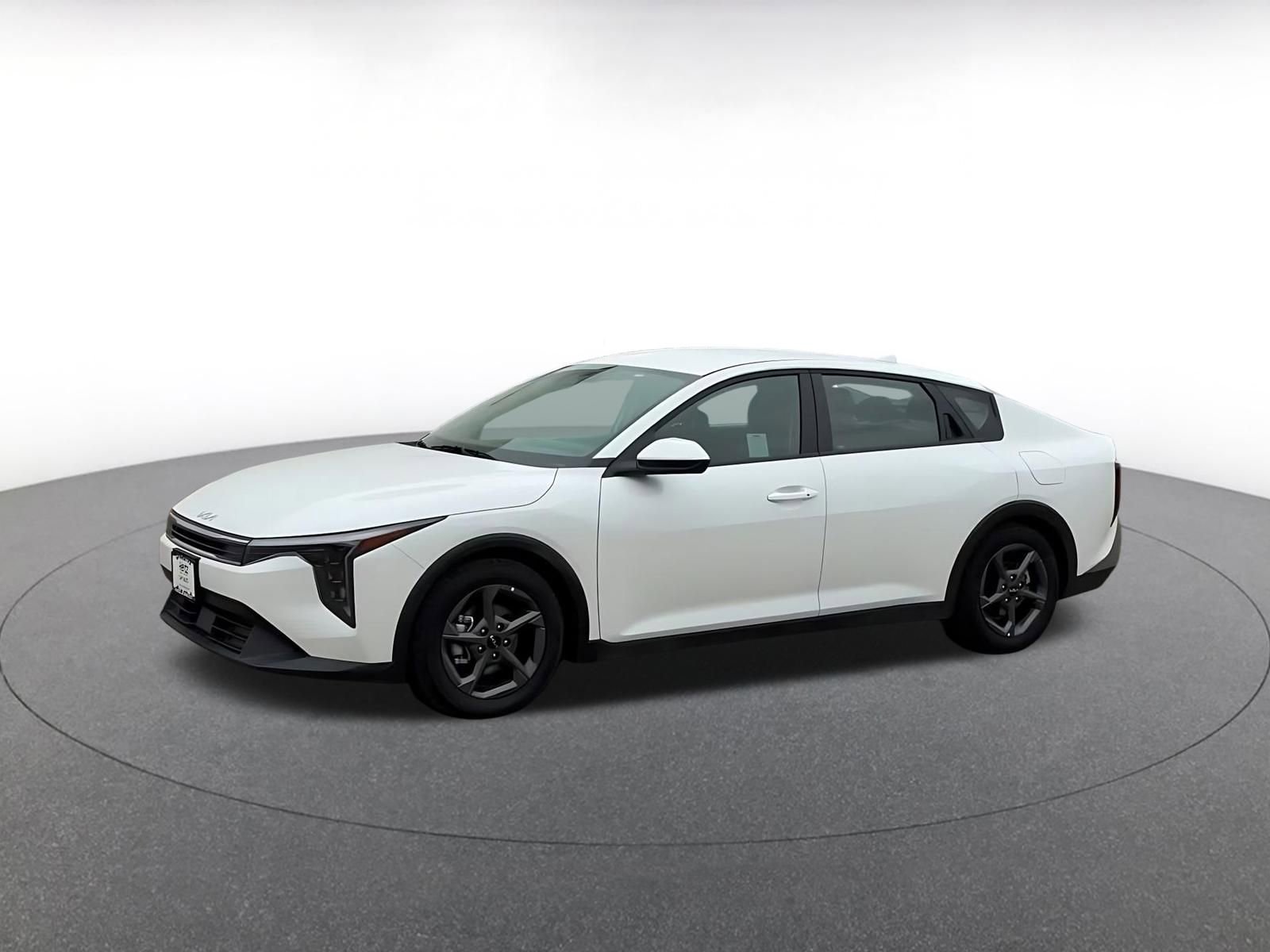 Used 2025 Kia K4 LXS image 8