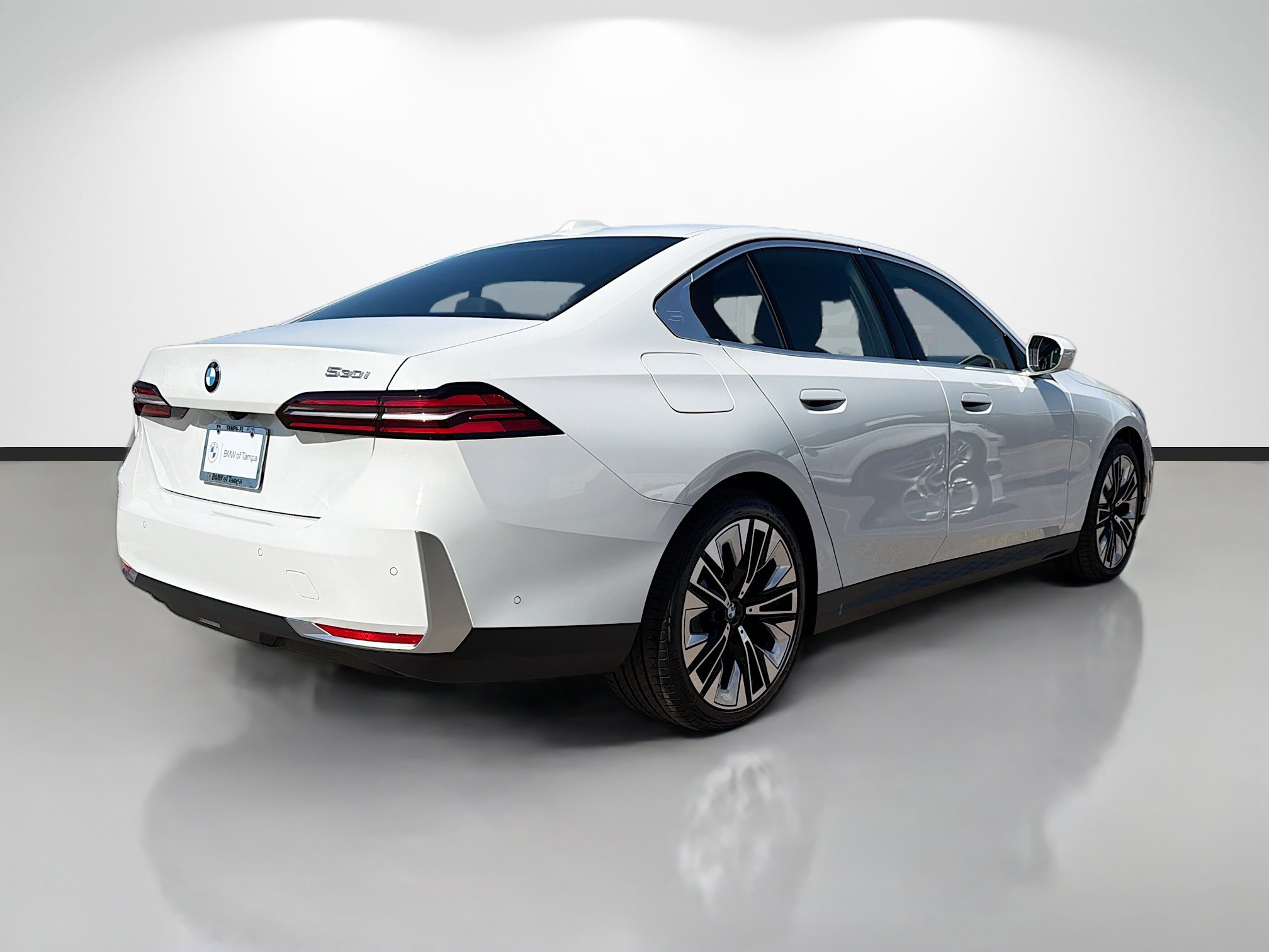 New 2026 BMW 530i RWD image 3