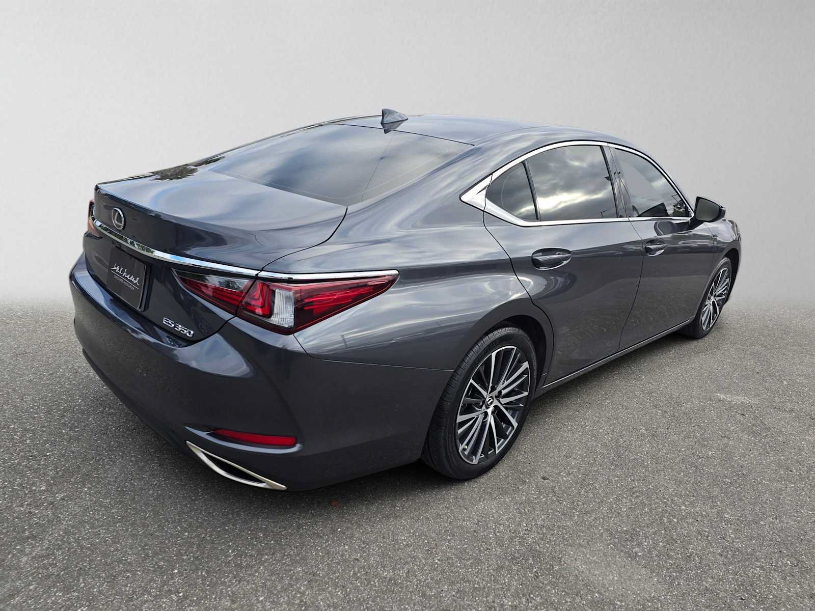 Certified 2023 Lexus ES 350 w/ Premium Package FWD image 3